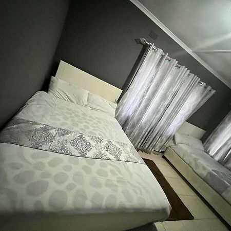 Golden Bamboo Hotel Nyanda Luaran gambar