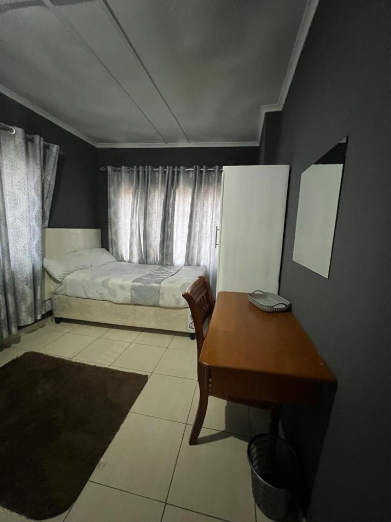 Golden Bamboo Hotel Nyanda Luaran gambar