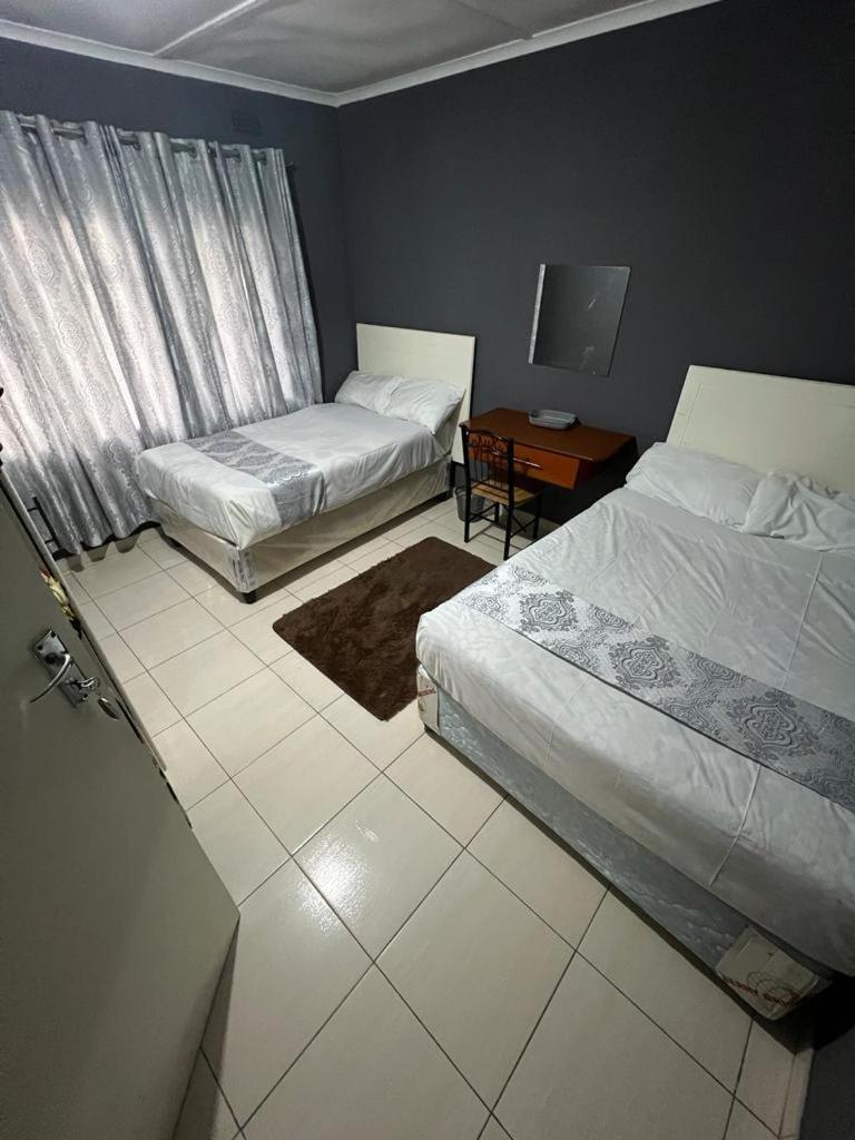 Golden Bamboo Hotel Nyanda Luaran gambar
